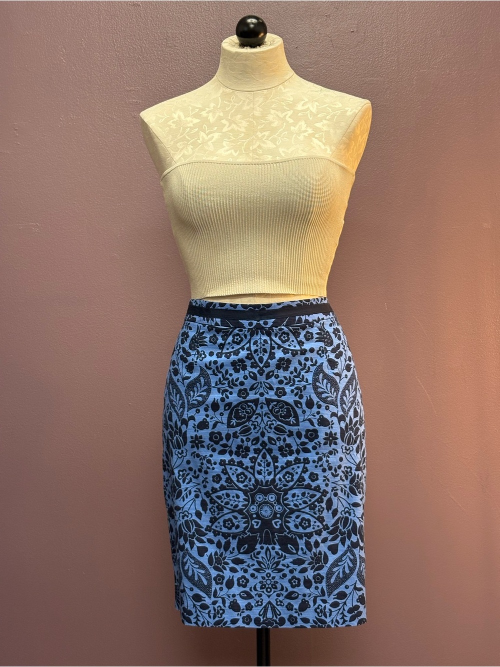 Boden Blue and Navy Floral Jacquard Pencil Skirt Size 8p US